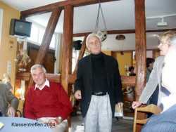 Da staunt man nicht schlecht, ein ehemaliger Lehrer begrüßt uns